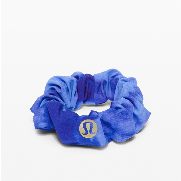 New Lululemon Uplifting Scrunchie set of 2  Blue - Picture 3 of 7